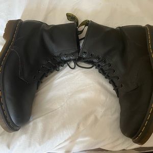 Seldom worn, excellent condition Dr. Martin’s men’s 1460